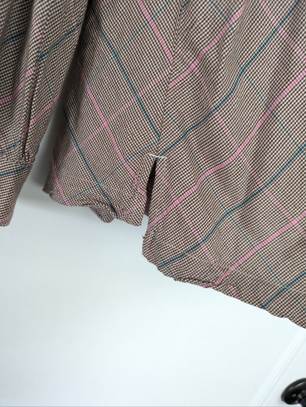Crown & Ivy Shirt Womens 1X Tan Plaid Ruffle Split Neck Tunic Long Sleeve - Picture 6 of 9
